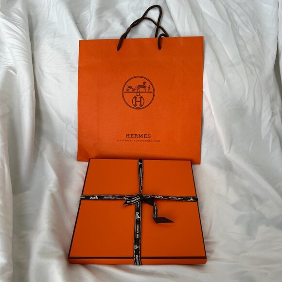 [RARE] Hermès 2014 De la Mer au Ciel Silk Scarf 90cm in Violet, Orange, Vert - Picture 8 of 10